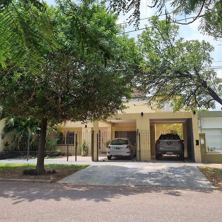 Appartement ESPECTACULAR CASONA BOUTIQUE con pileta y gym!! hasta 5 huéspedes à Roque Sáenz Peña Extérieur photo